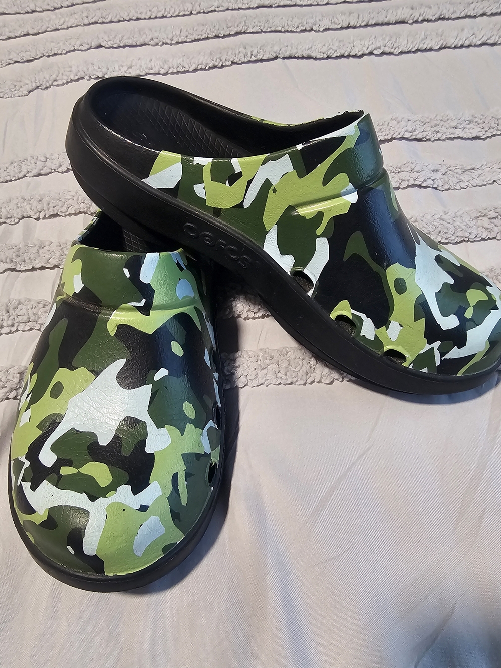 OOFOS OOgloo Limited Edition Clog / Recovery Shoes M8-W10